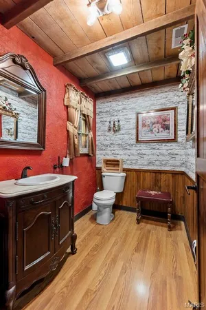 $885,000 | 4940 County Road 532, Jackson, MO 63755