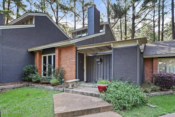 $2,400 | 200 Woodgreen Drive, Unit 2, Madison, MS 39110