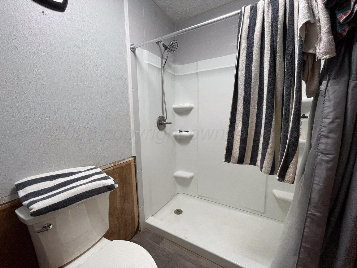 693 County Road 24 Muleshoe, TX 79347 - Photo 26 of 98 Master Bathroom