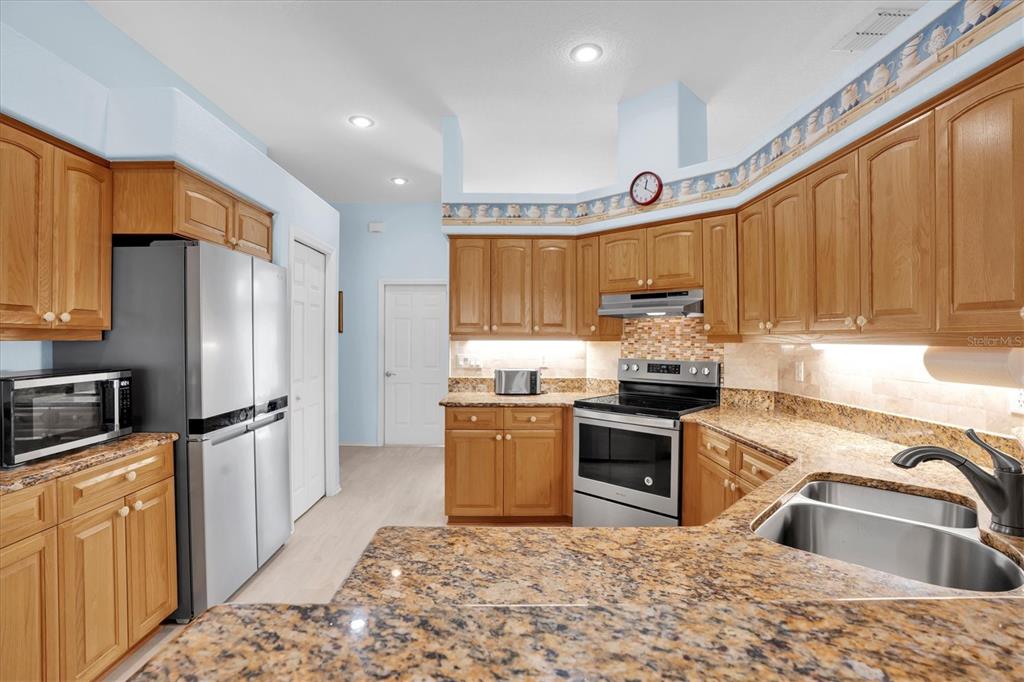 1014 Arlinbrook Drive Trinity, FL 34655 - Photo 15 of 69