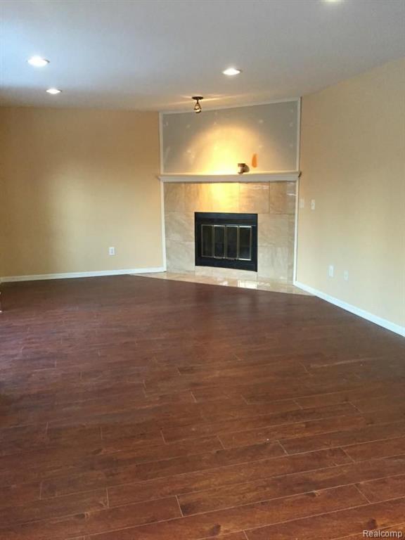 475 Whitney Drive Rochester Hills, MI 48307 - Photo 2 of 6
