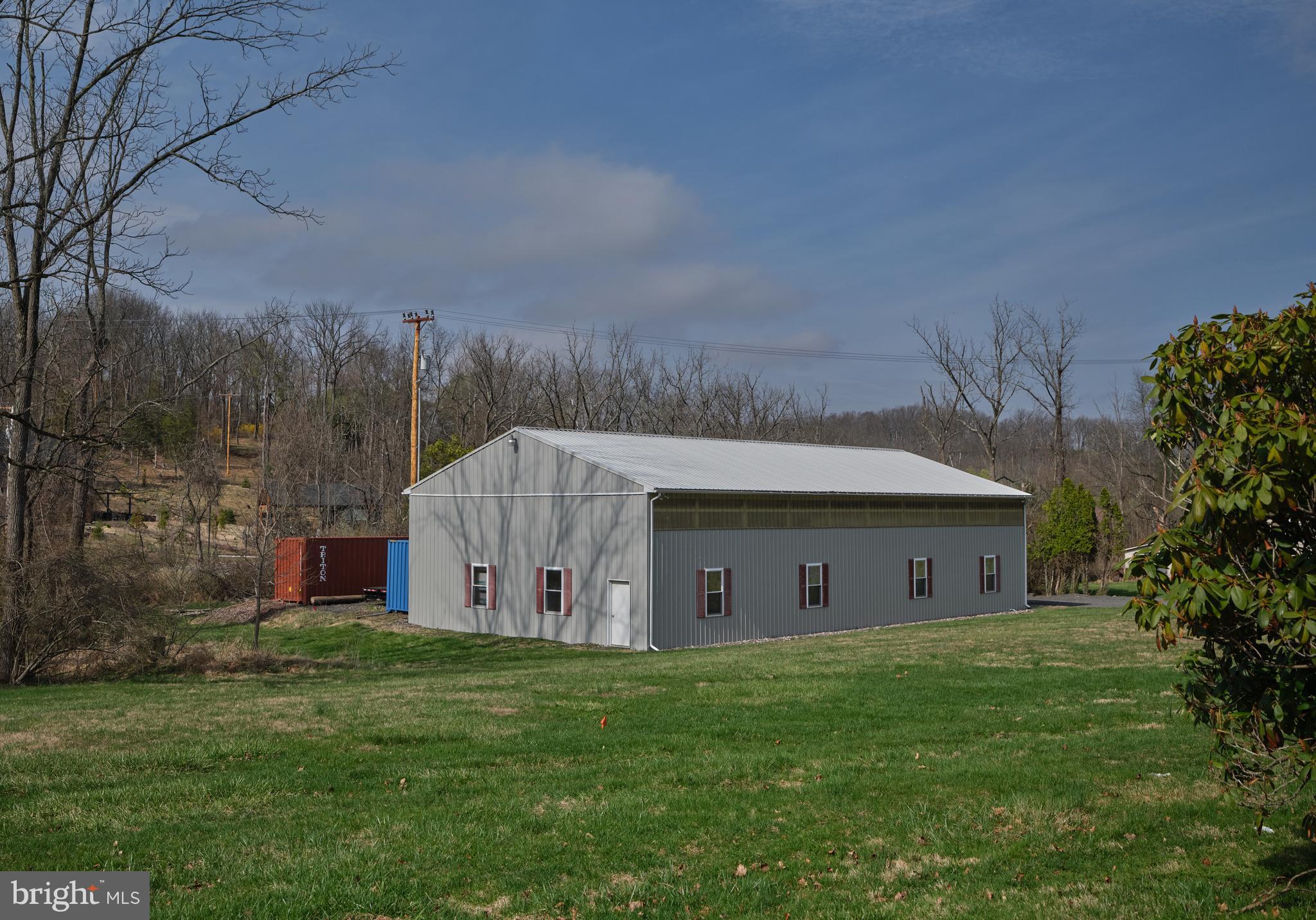 4325 Lehnenberg Road Riegelsville, PA 18077 - Photo 3 of 43