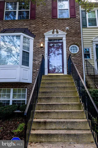 a view of entryway with a front door