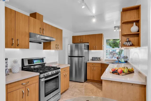 $725,000 | 205-205 Julius Street, San Leandro, CA 94577