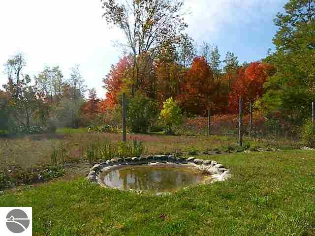 314 West Valley Road Maple City, MI 49664 - Photo 10 of 25 1739162-9.JPG