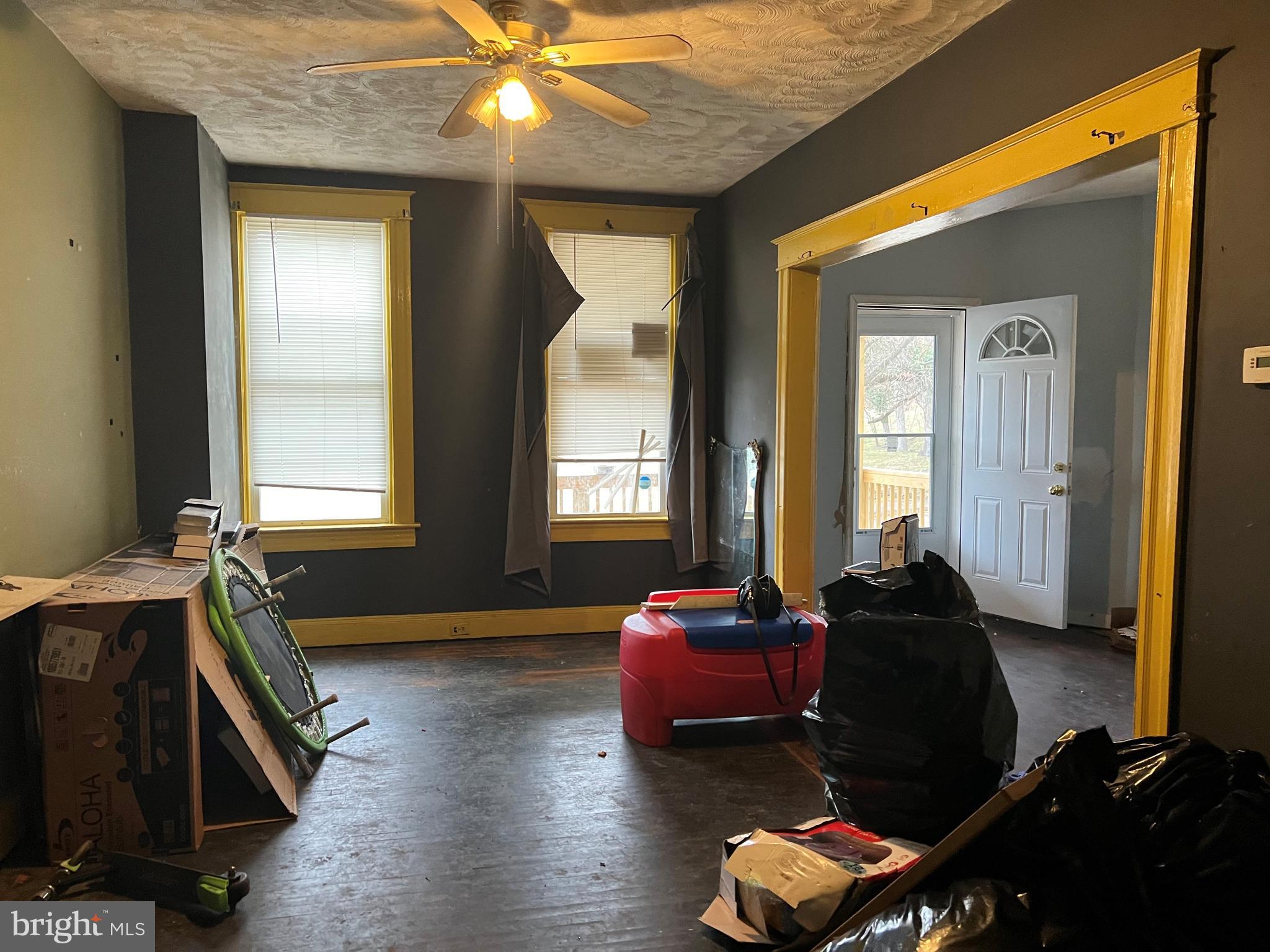 201 South Wickham Road Baltimore, MD 21229 - Photo 3 of 5 Gallery Image 3