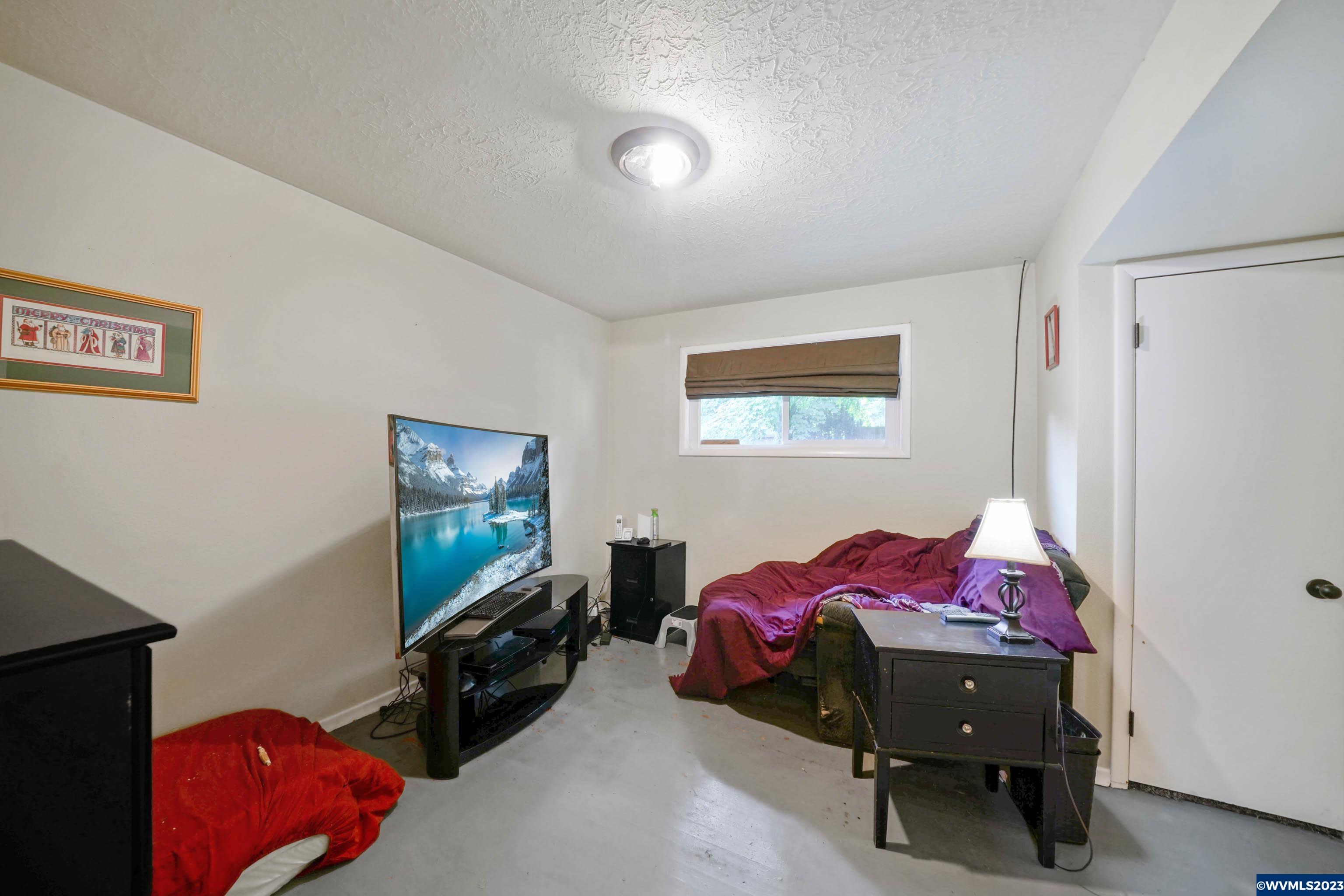 5725 Skyline Road South Salem, OR 97306 - Photo 19 of 42 Gallery Image 19