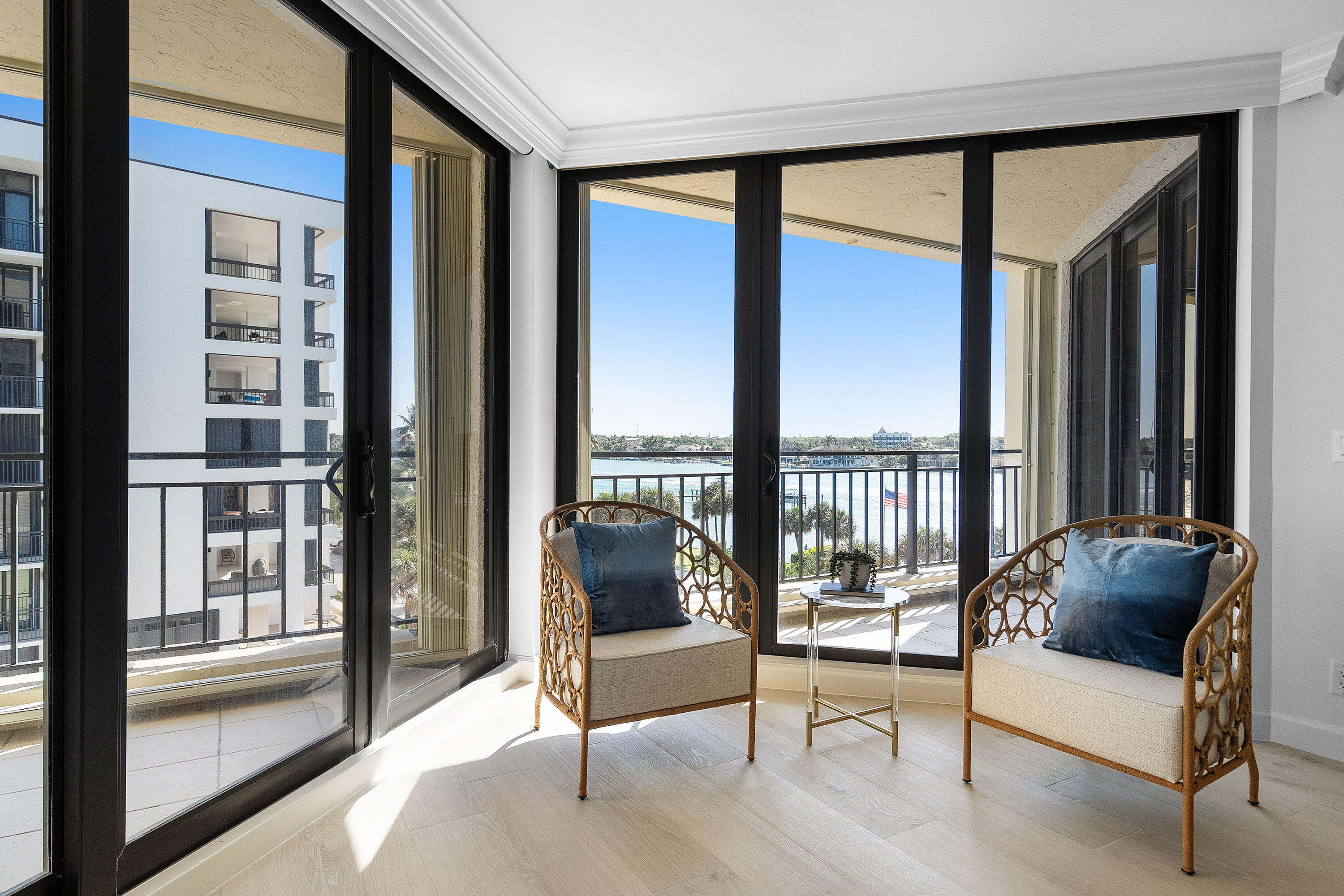 19850 South Beach Road, Unit 5C Jupiter, FL 33469 - Photo 19 of 38 Primary Bedroom with views of Ocean