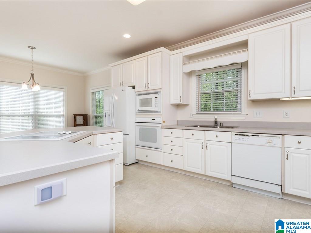 8040 Cavern Road Trussville, AL 35173 - Photo 9 of 34