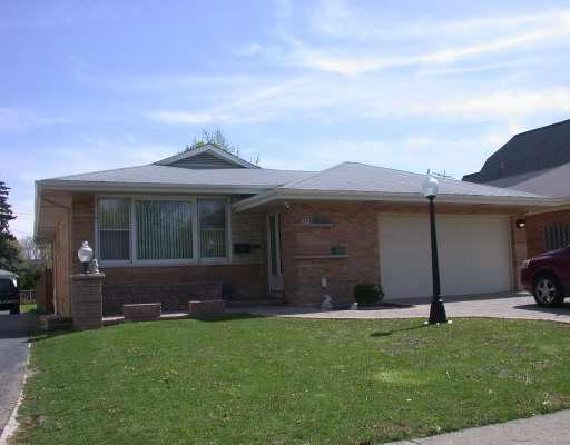 425 Shenstone Road Riverside, IL 60546 - Photo 1 of 1 a front view of a house with a yard