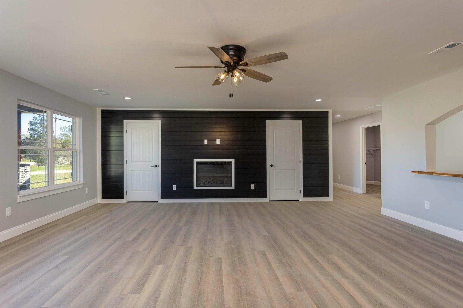 388 Edgewater Street Dayton, TN 37321 - Photo 13 of 61 Living Room