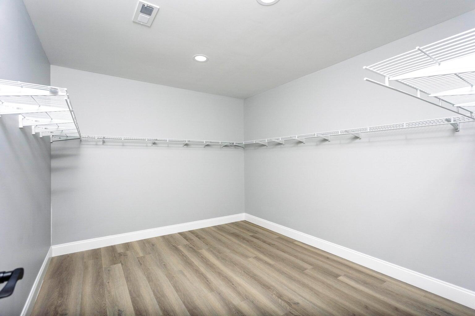 388 Edgewater Street Dayton, TN 37321 - Photo 20 of 61 Primary Bedroom