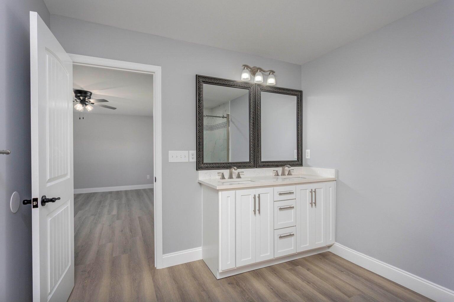 388 Edgewater Street Dayton, TN 37321 - Photo 22 of 61 Primary Bath