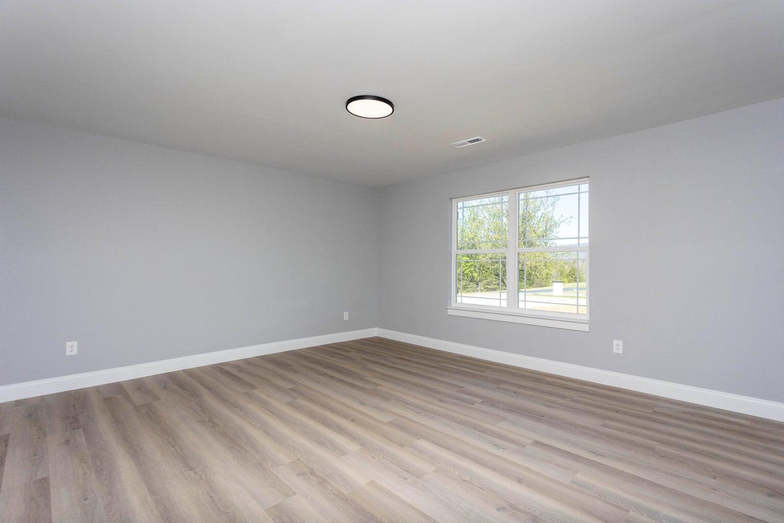 388 Edgewater Street Dayton, TN 37321 - Photo 28 of 61 Second Bedroom