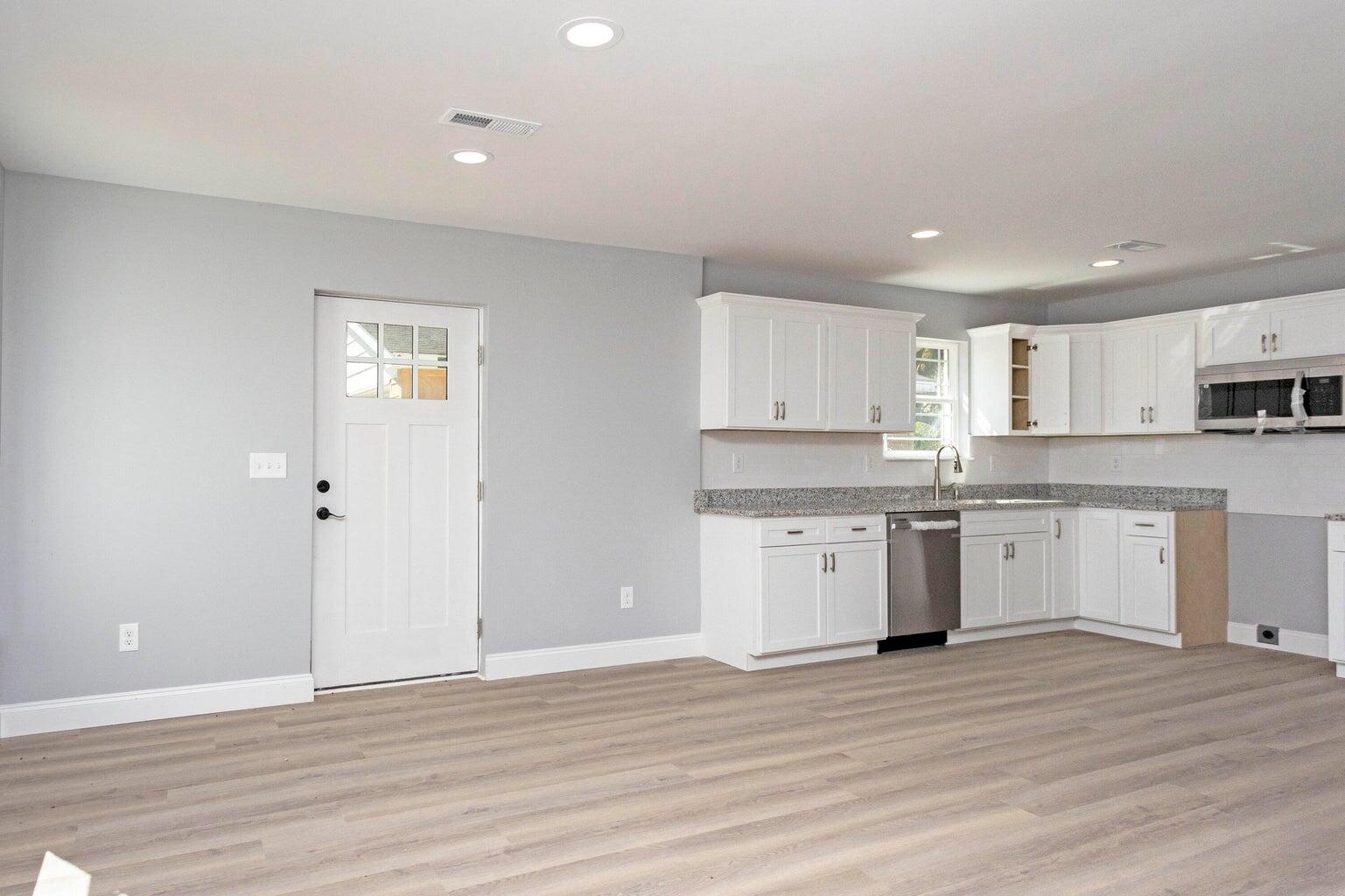 388 Edgewater Street Dayton, TN 37321 - Photo 40 of 61 Mother-in-law-Suite