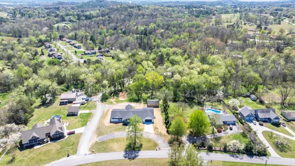 $684,000 | 388 Edgewater Street, Dayton, TN 37321