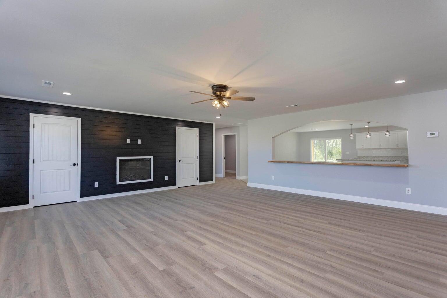 388 Edgewater Street Dayton, TN 37321 - Photo 9 of 61 Living Room