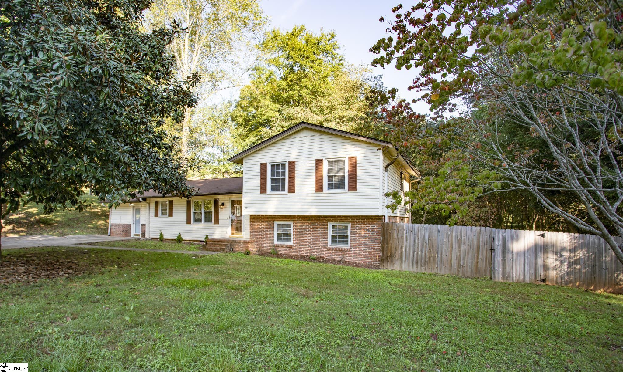120 Capewood Road Simpsonville, SC 29680 - Photo 3 of 28 Gallery Image 3