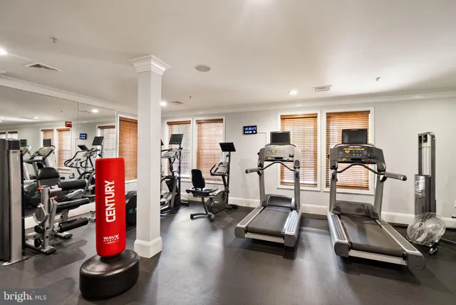 $335,000 | 2465 Army Navy Drive, Unit 204, Arlington, VA 22206