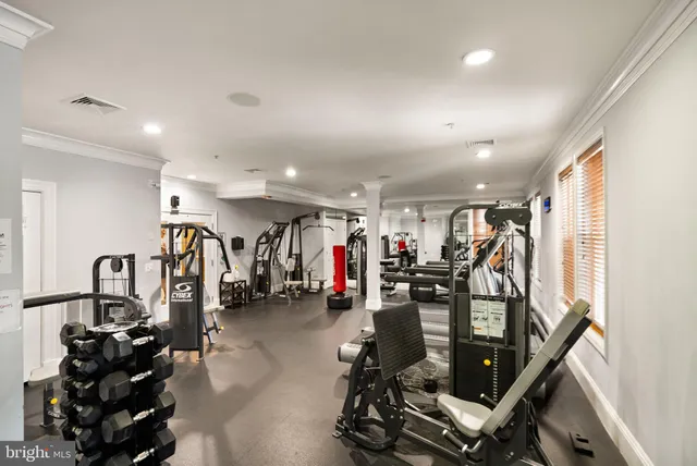 $335,000 | 2465 Army Navy Drive, Unit 204, Arlington, VA 22206