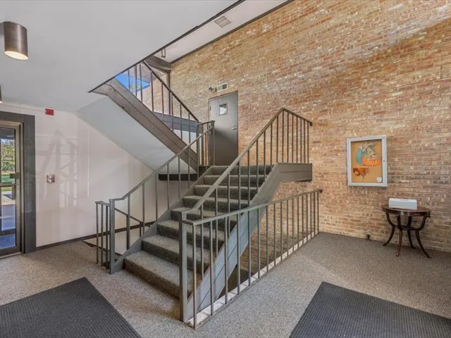 $204,900 | 1255 North Sterling Avenue, Unit 208, Palatine, IL 60067