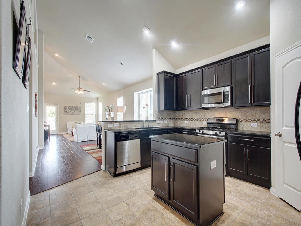 13900 Marathon Road Austin, TX 78717 - Photo 11 of 30