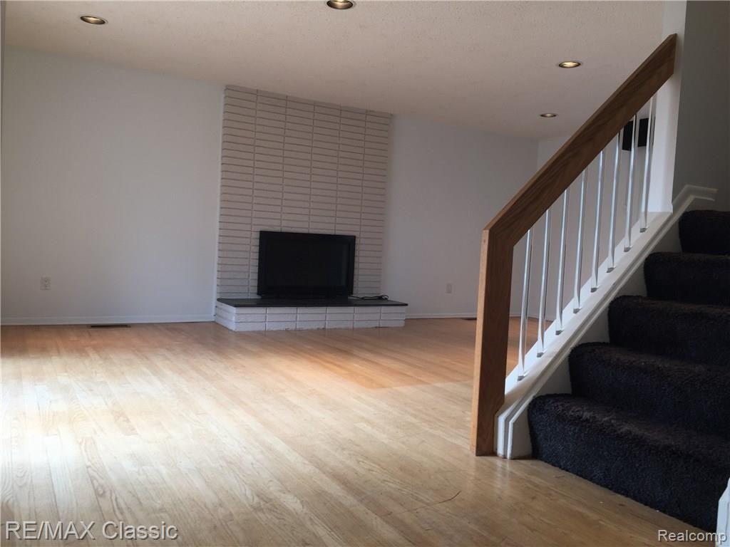 30012 Briarton Street Farmington, MI 48331 - Photo 35 of 48