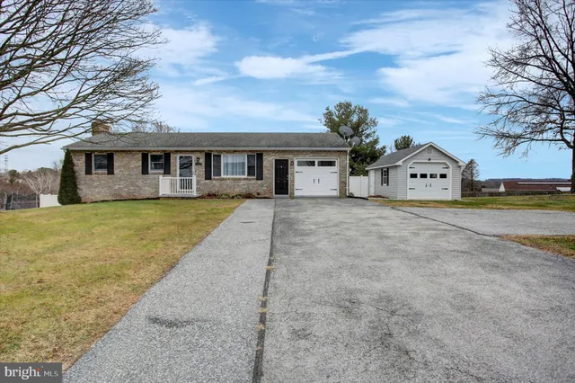 $299,900 | 45 Lee Ann Court, Hanover, PA 17331