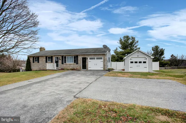 $299,900 | 45 Lee Ann Court, Hanover, PA 17331