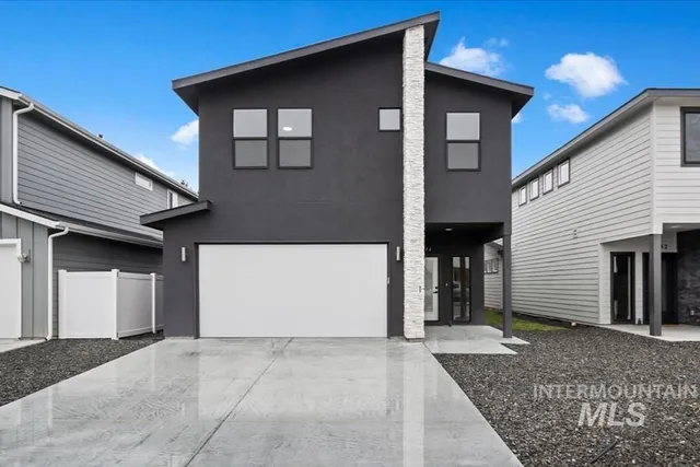 $569,900 | 8174 North Breezy Avenue, Boise, ID 83714