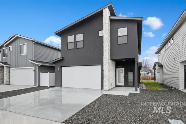 $569,900 | 8174 North Breezy Avenue, Boise, ID 83714
