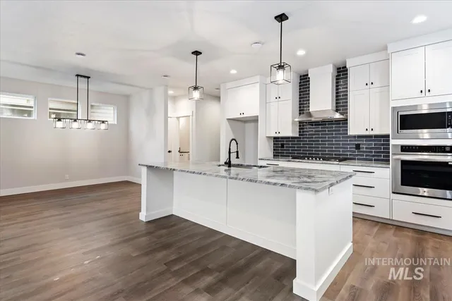 $569,900 | 8174 North Breezy Avenue, Boise, ID 83714