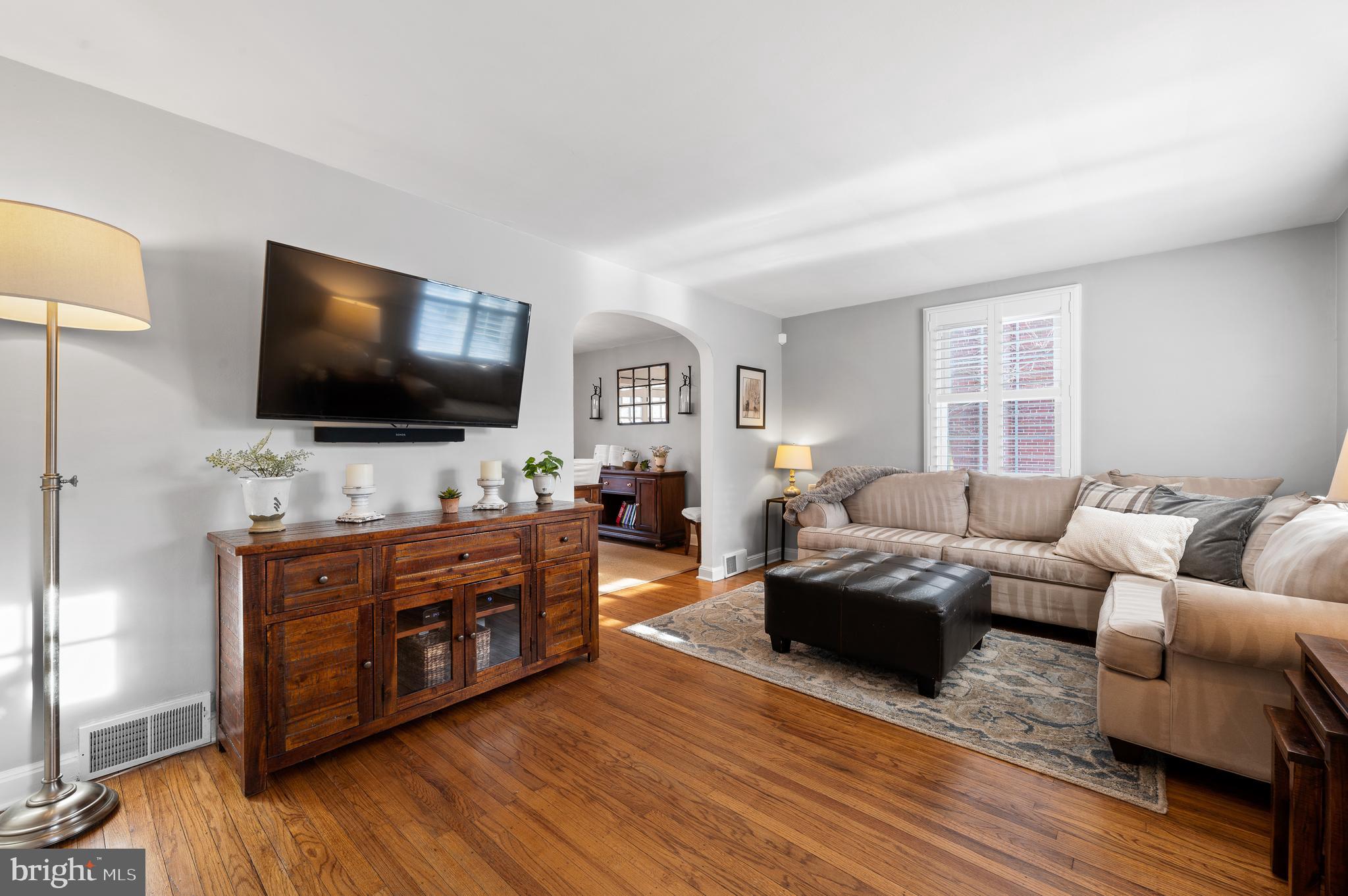 277 Rosedale Avenue Wayne, PA 19087 - Photo 11 of 23 Living Room