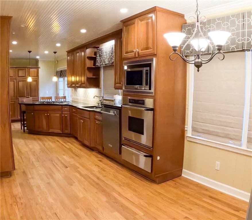 998 Ferncliff Road Northeast Atlanta, GA 30324 - Photo 3 of 37