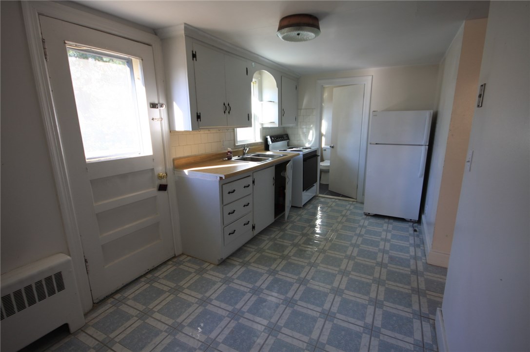 583 Mendon Road Woonsocket, RI 02895 - Photo 13 of 27