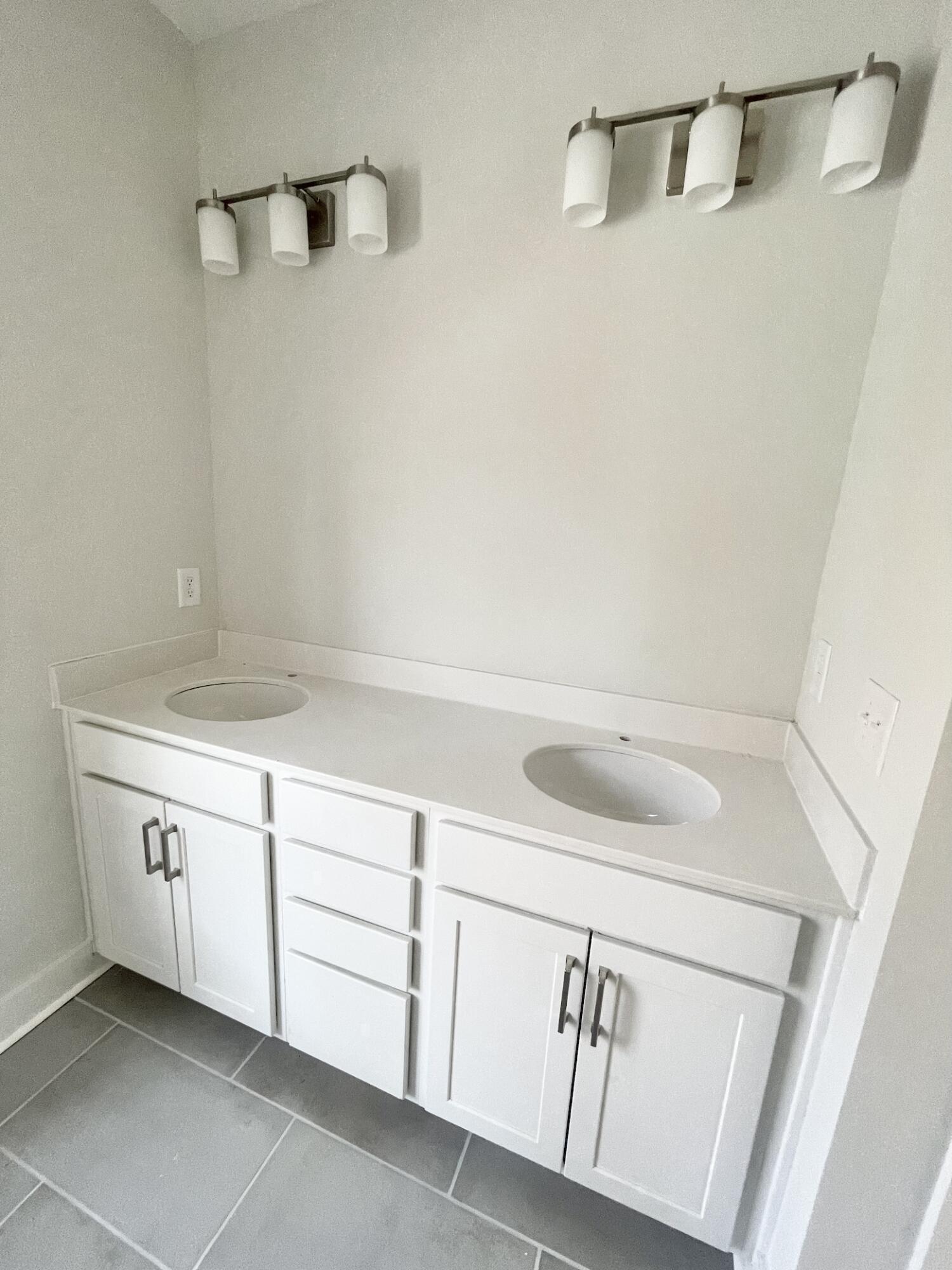 4187 Royal Harbor Road Hollywood, SC 29449 - Photo 41 of 62 4187 upstairs bath