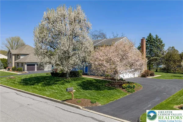 $529,900 | 2725 Appian Way, Easton, PA 18040