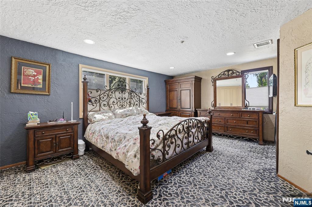 1474 Windsor Road Teaneck, NJ 07666 - Photo 27 of 41