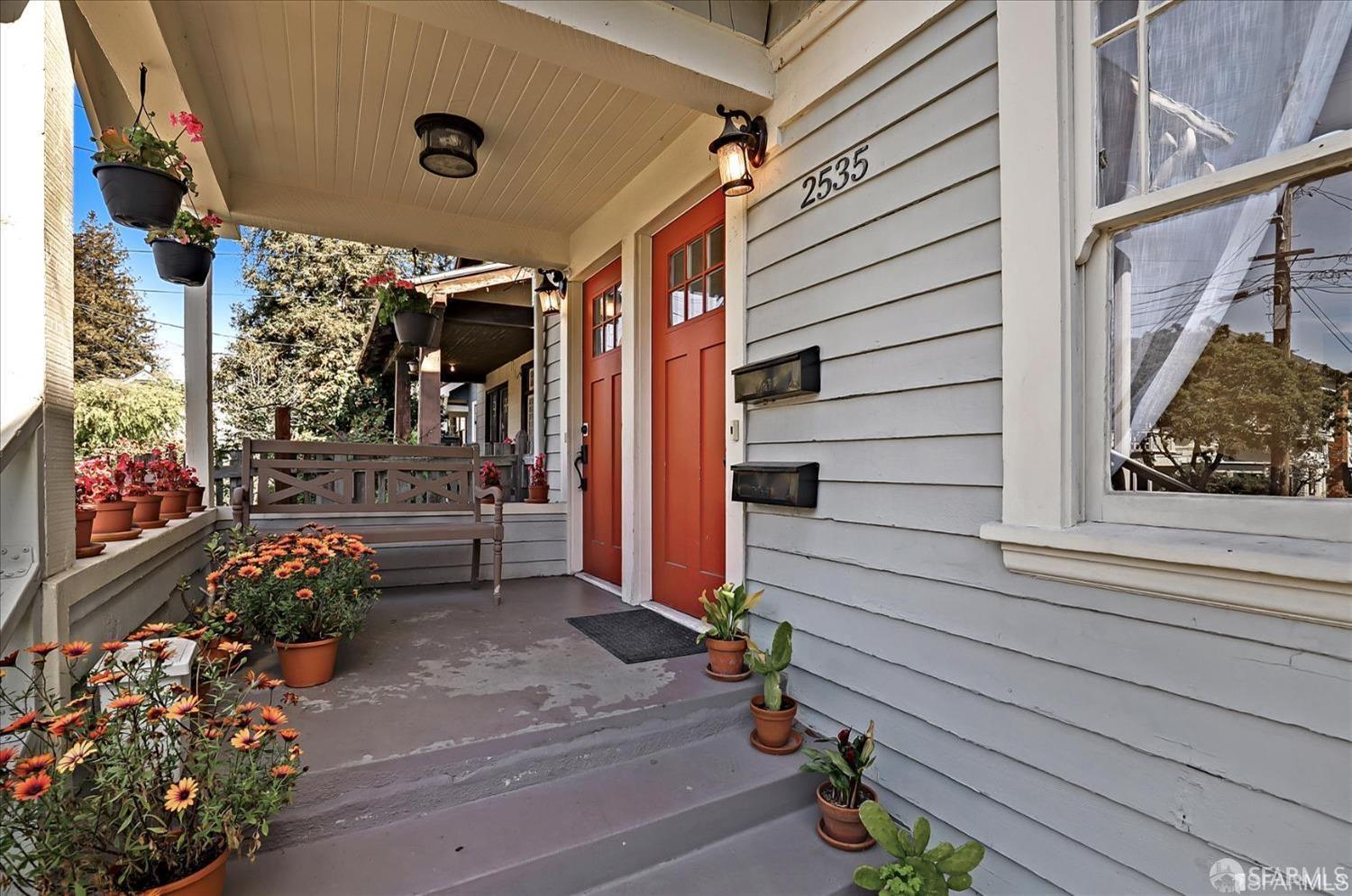 2535 Chilton Way Berkeley, CA 94704 - Photo 3 of 42