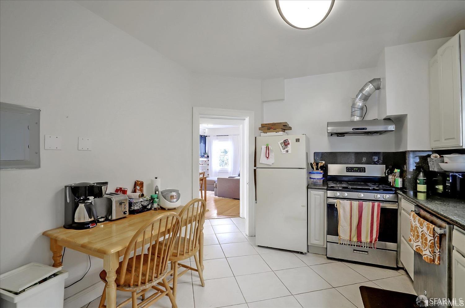 2535 Chilton Way Berkeley, CA 94704 - Photo 8 of 42