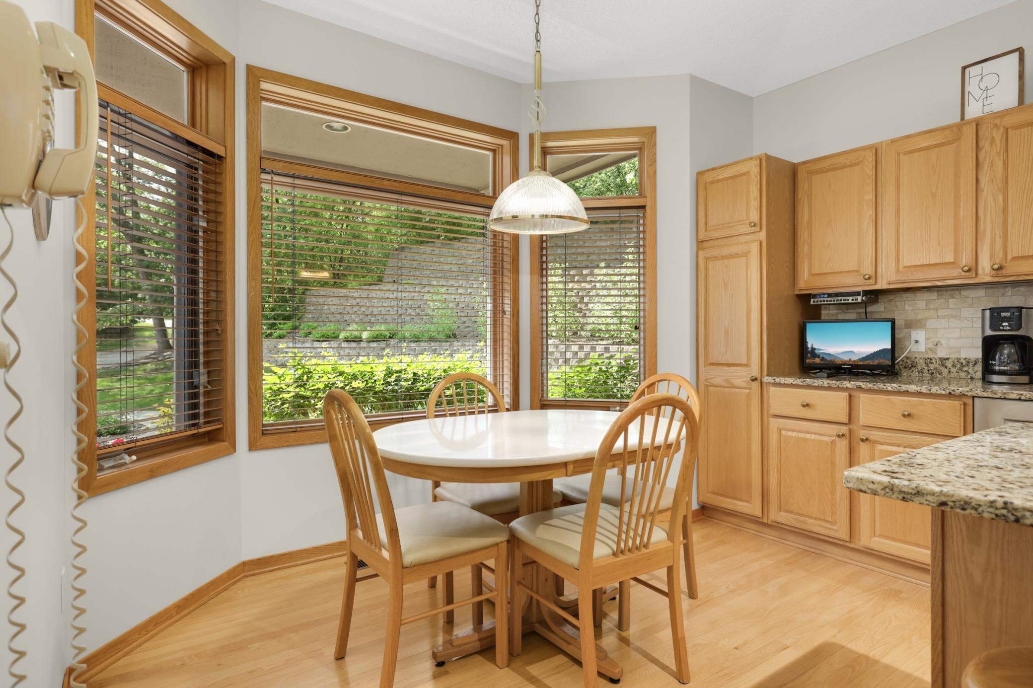 7081 Crowne Oak Road Eden Prairie, MN 55344 - Photo 12 of 36
