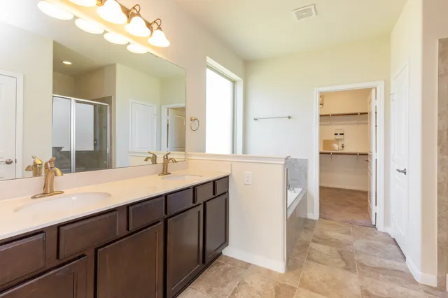 $3,500 | 10 Log House Court, Tomball, TX 77375