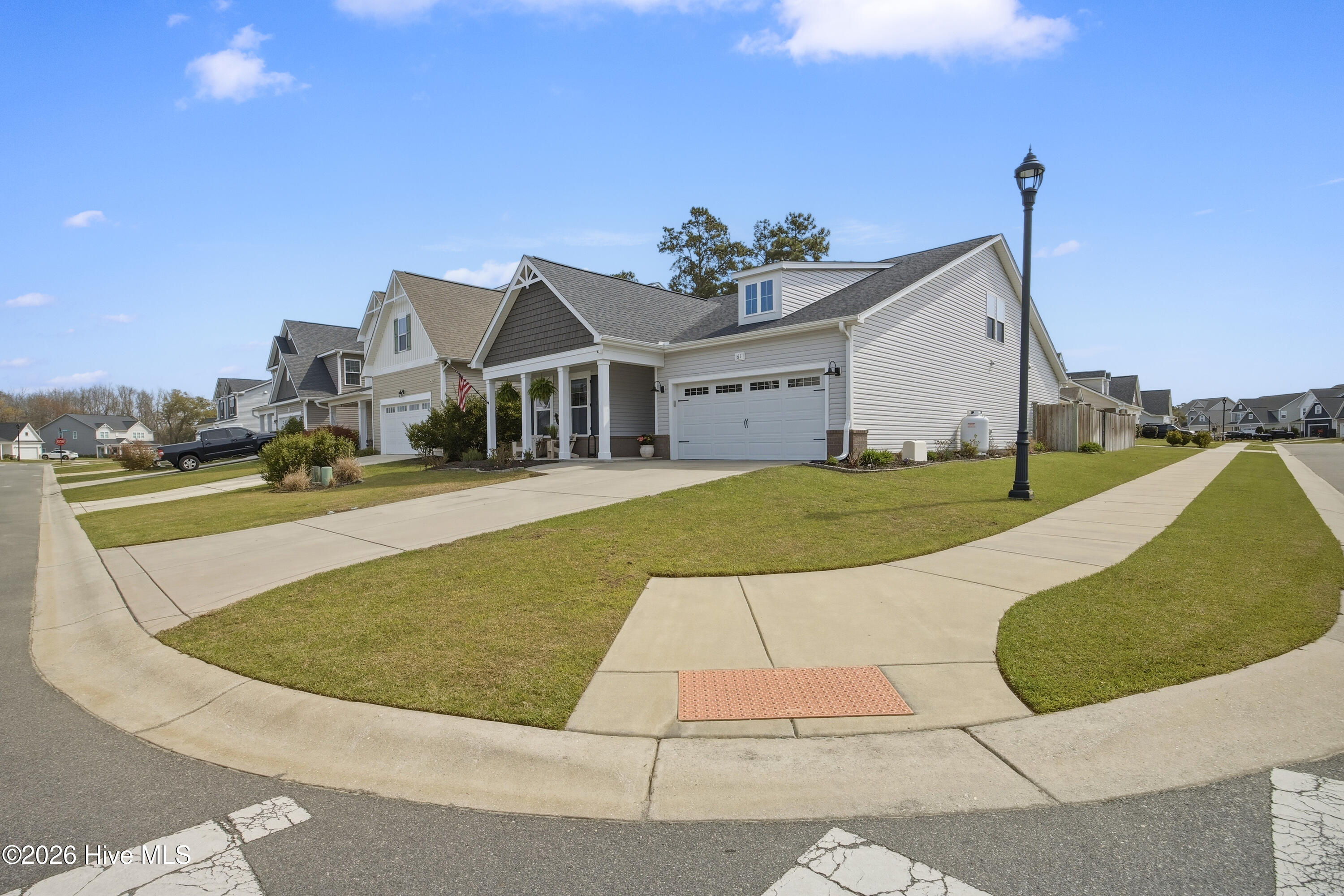 61 Chickadee Way Hampstead, NC 28443 - Photo 5 of 52 61 Chickadee Way