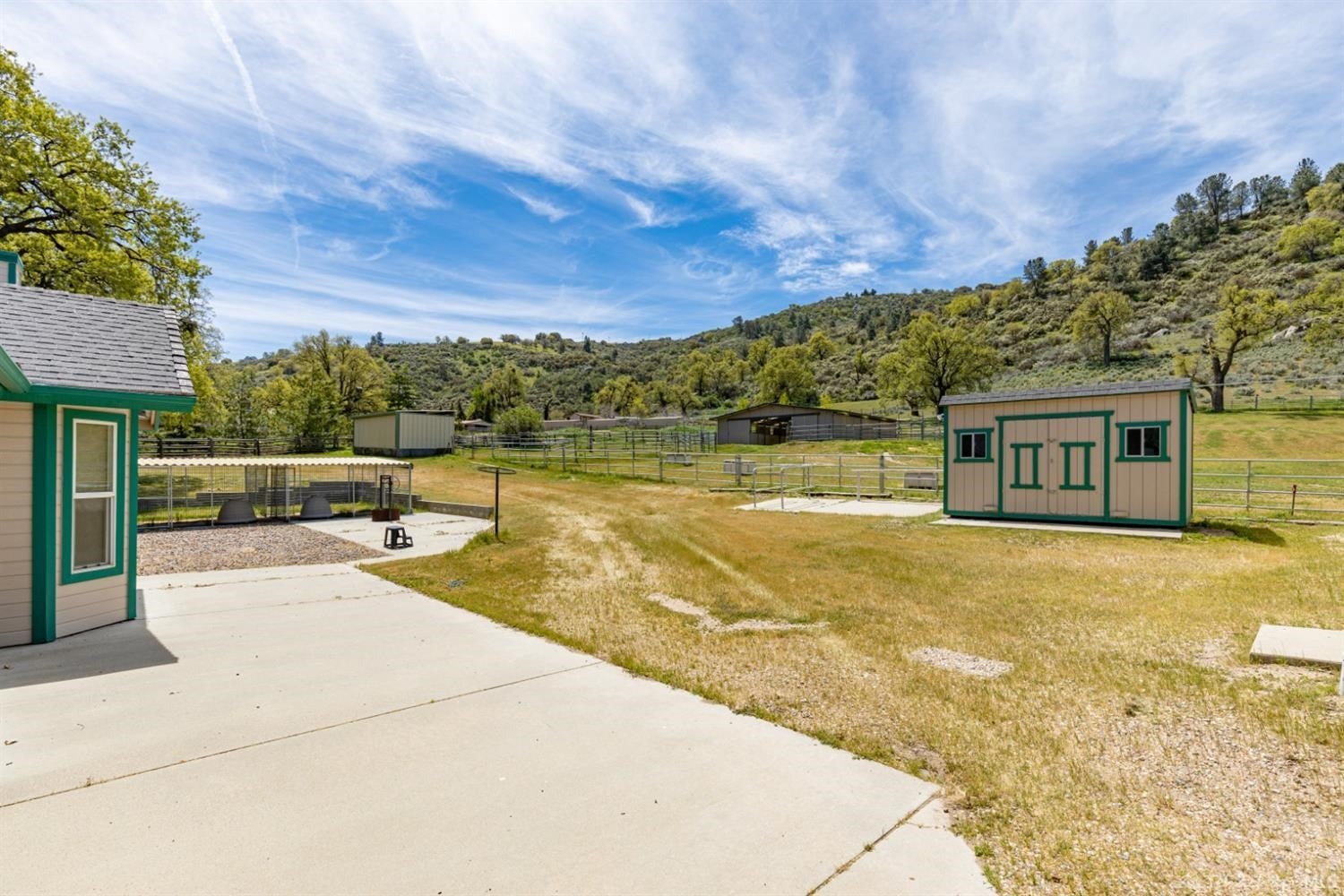 27700 Cumberland Road Tehachapi, CA 93561 - Photo 7 of 62 Gallery Image 7
