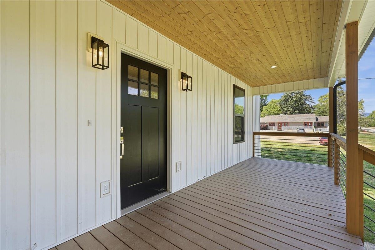 202 South Howard Avenue Landrum, SC 29356 - Photo 5 of 30