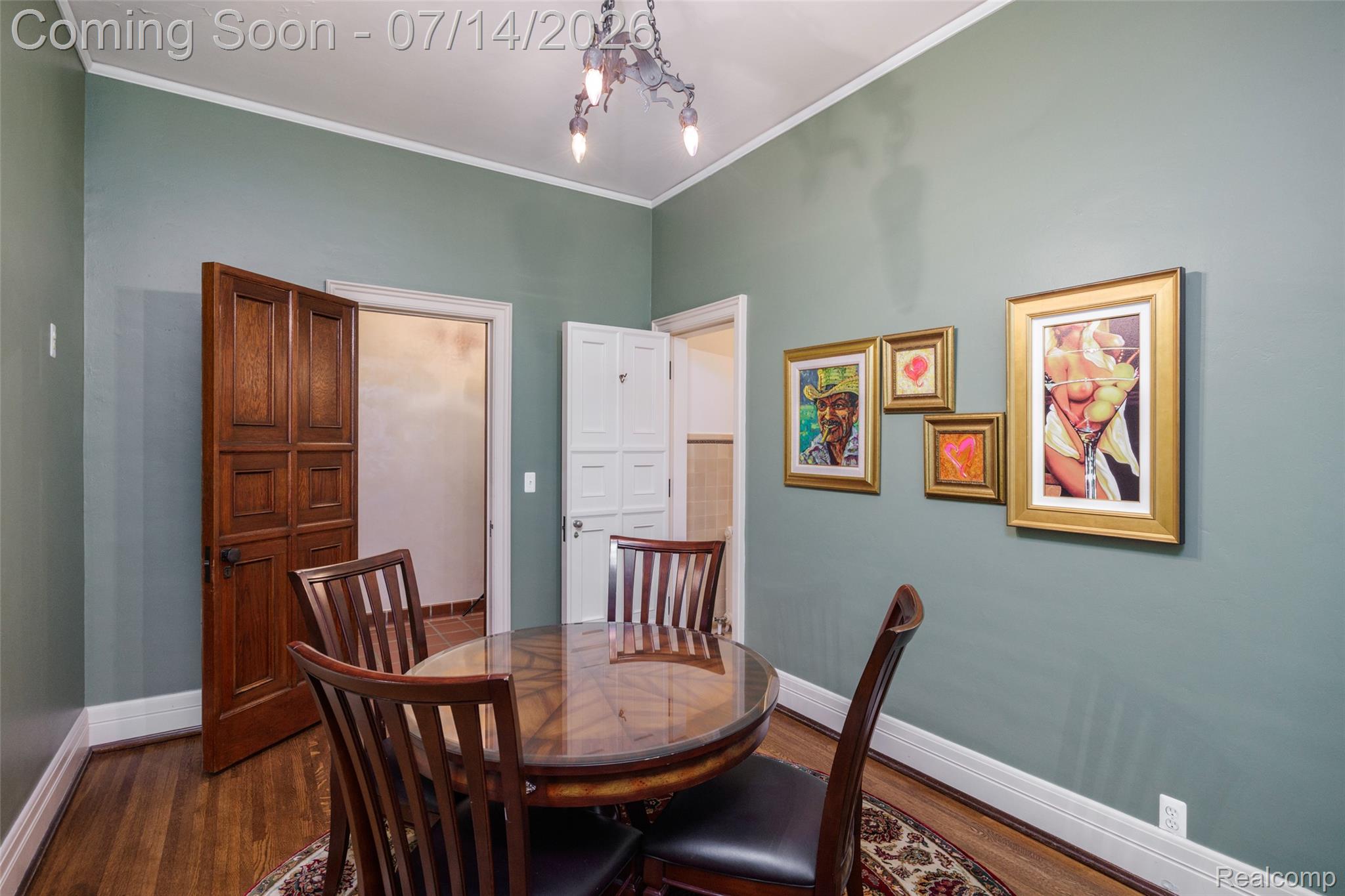 189 Cloverly Road Grosse Pointe, MI 48236 - Photo 33 of 96 Hardwood flooring with a decorative area rug