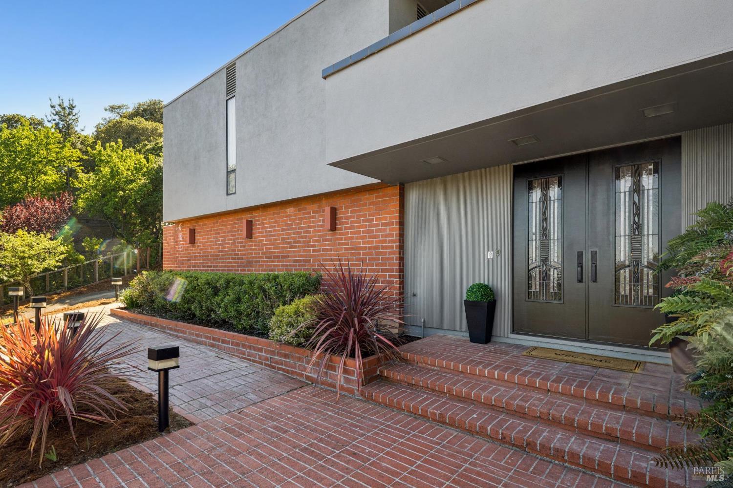 30 Chateau Place San Rafael, CA 94901 - Photo 2 of 61