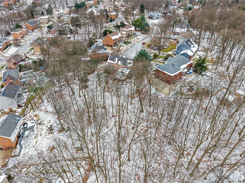 520 Colony Court Gibsonia, PA 15044 - Photo 41 of 45 an aerial view of residential house with parking space and wooden fence