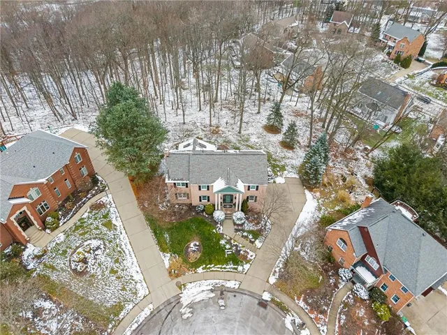 a view of yard from balcony