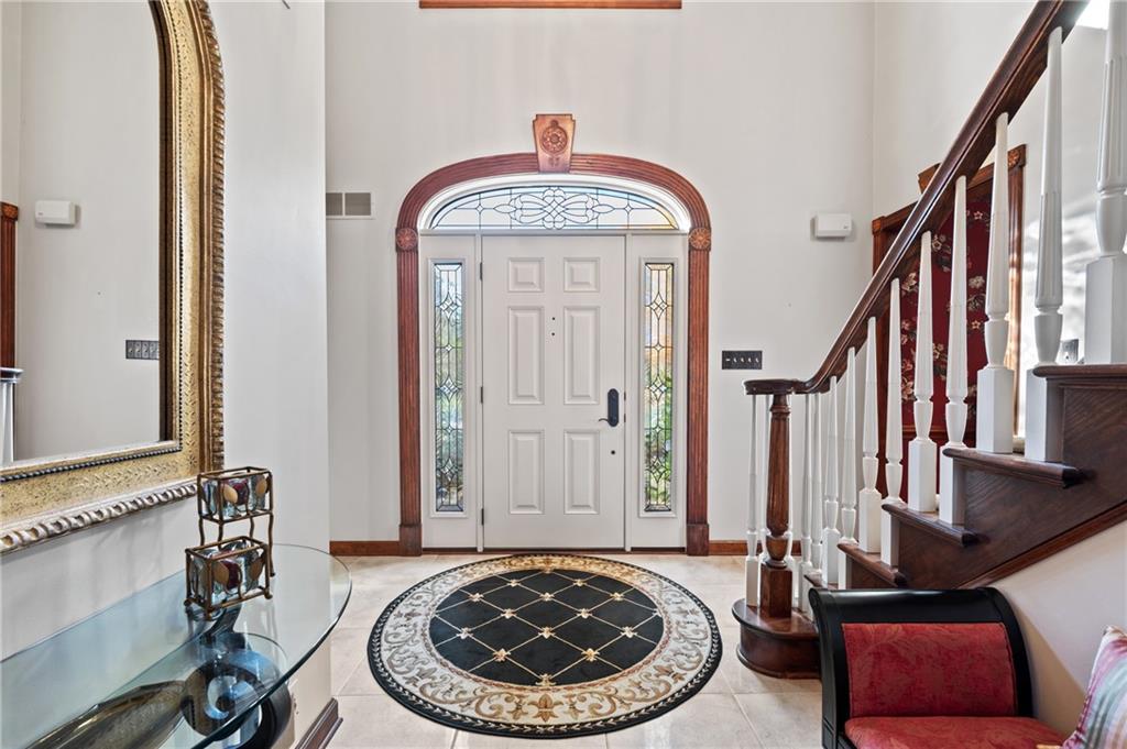 520 Colony Court Gibsonia, PA 15044 - Photo 5 of 45 a view of a livingroom with furniture and hardwood